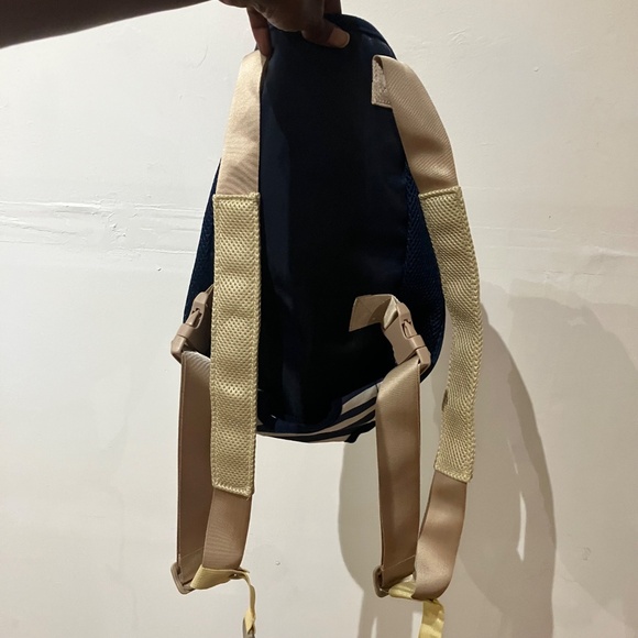 Coodia Legs Out Open Fronf Dog carrier - Picture 4 of 5